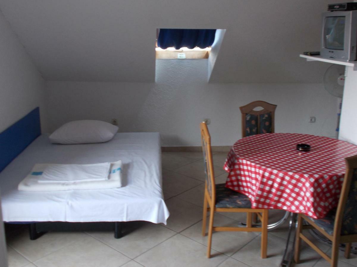 Apartments 031 نين المظهر الخارجي الصورة